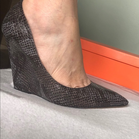 Women’s faux snakeskin wedges - Picture 6 of 6